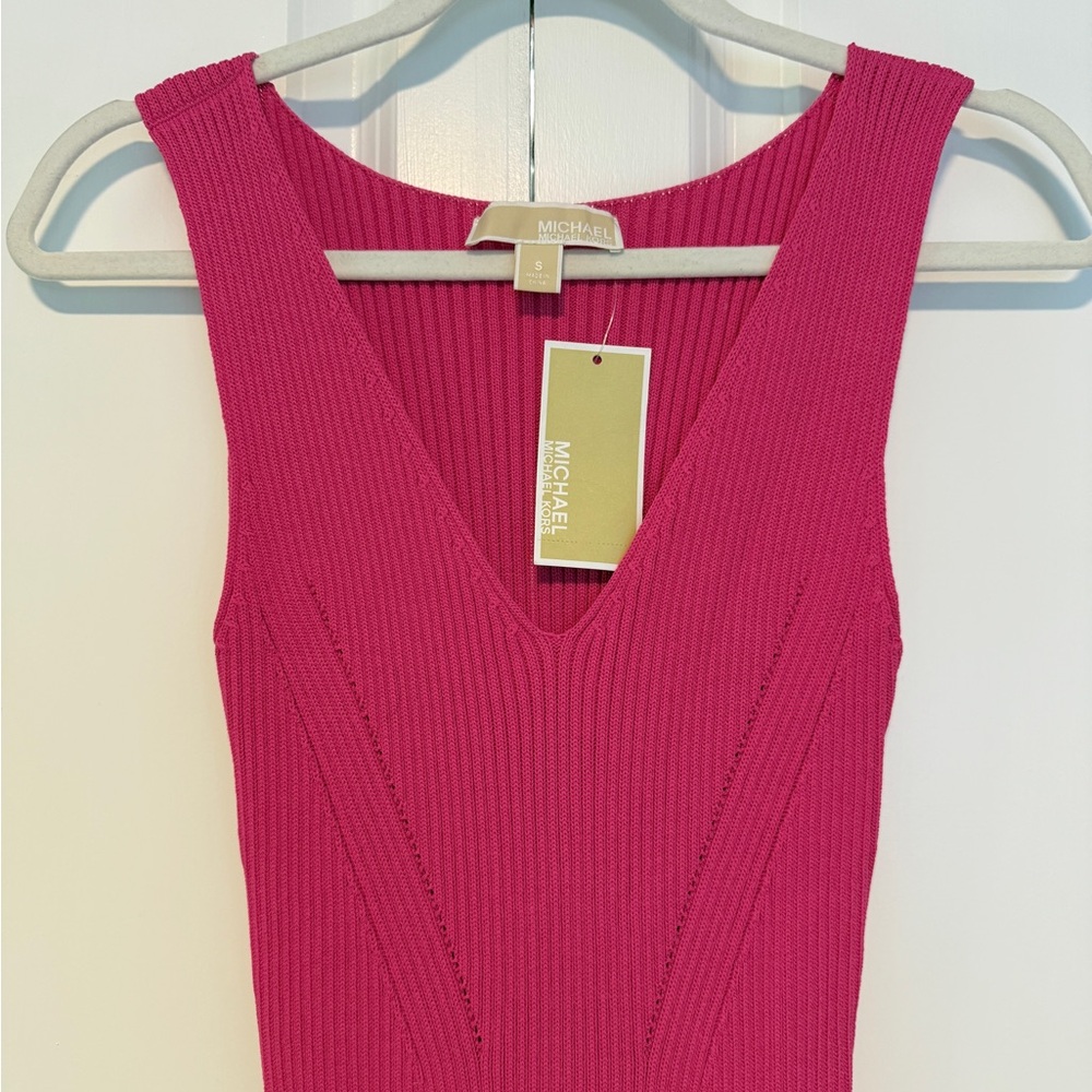 NWT Michael Kors Fuchsia Ribbed V-Neck Dress